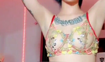 SALMA Memek Mulus Colok Dildo