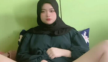 MUNA Hijab Mulus
