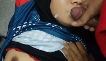 HIJAB Karyawan Sepong Crot Mulut