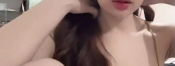 INDYRA Cantik Pamer Bogel