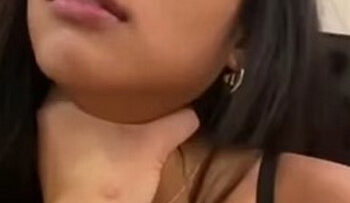 MBAK DITA BO Layani Bule.jpg