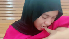 NONA HIJAB Di Kenyot Om Om.jpg