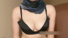 RUKA Hijab Cantik Ngangkang Omek.jpg