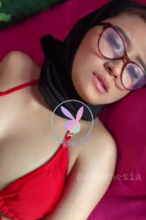 HIJAB Tante YARA Di Genjot Samping.jpg