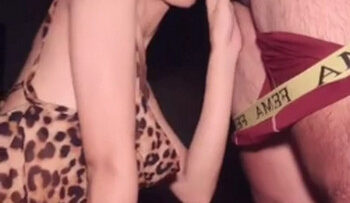 KARINA Tawarin Ojol Mau Di Jilat Kontol.jpg