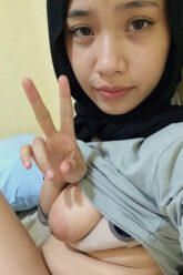 Kompilasi ANISA Hijab Ngumbar Aurat.jpg